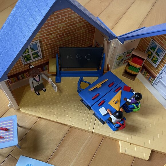 Playmobil Portable School Set – Learn and Have Fun on the Go! - Picture 5 of 5